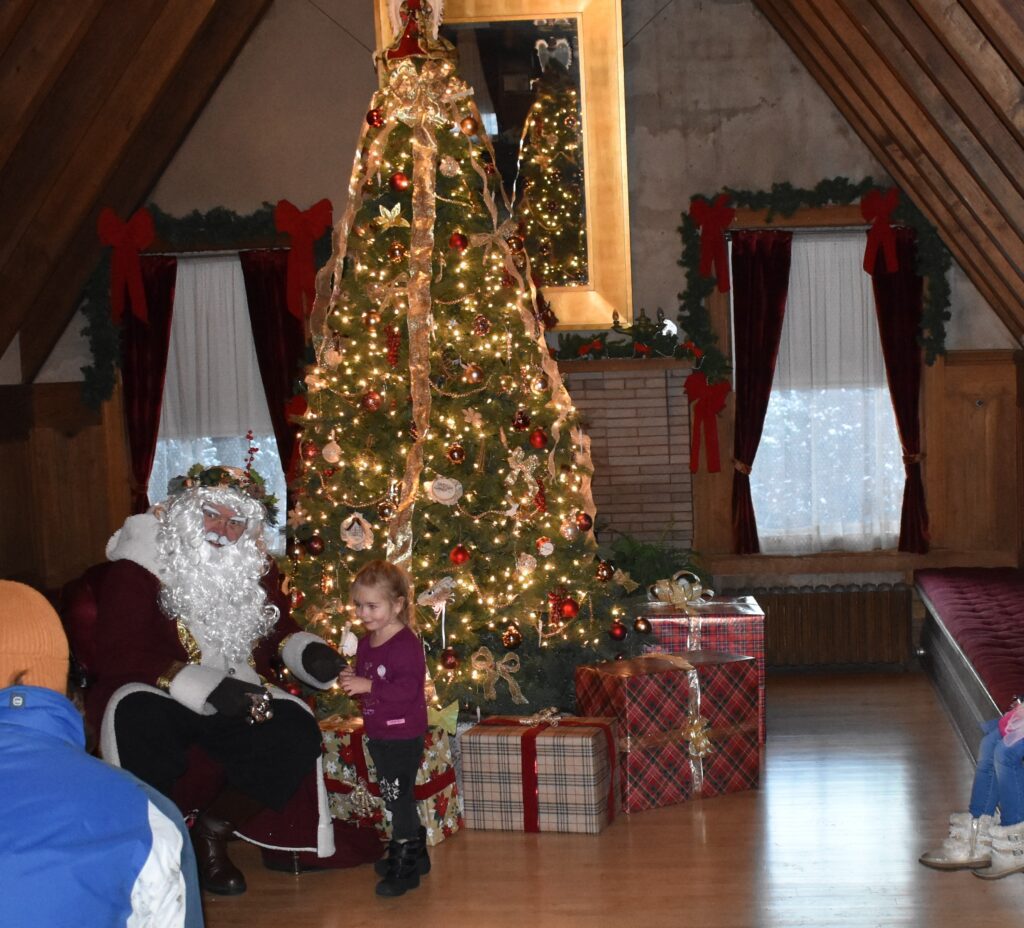 Father Christmas Visits Kendrick Mansion Sheridan Media